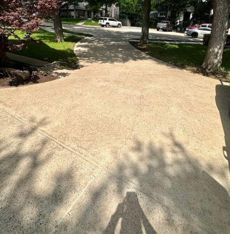 Driveway Washing: How to Remove Oil Spots, Rust Stains, and Tire Marks on Concrete